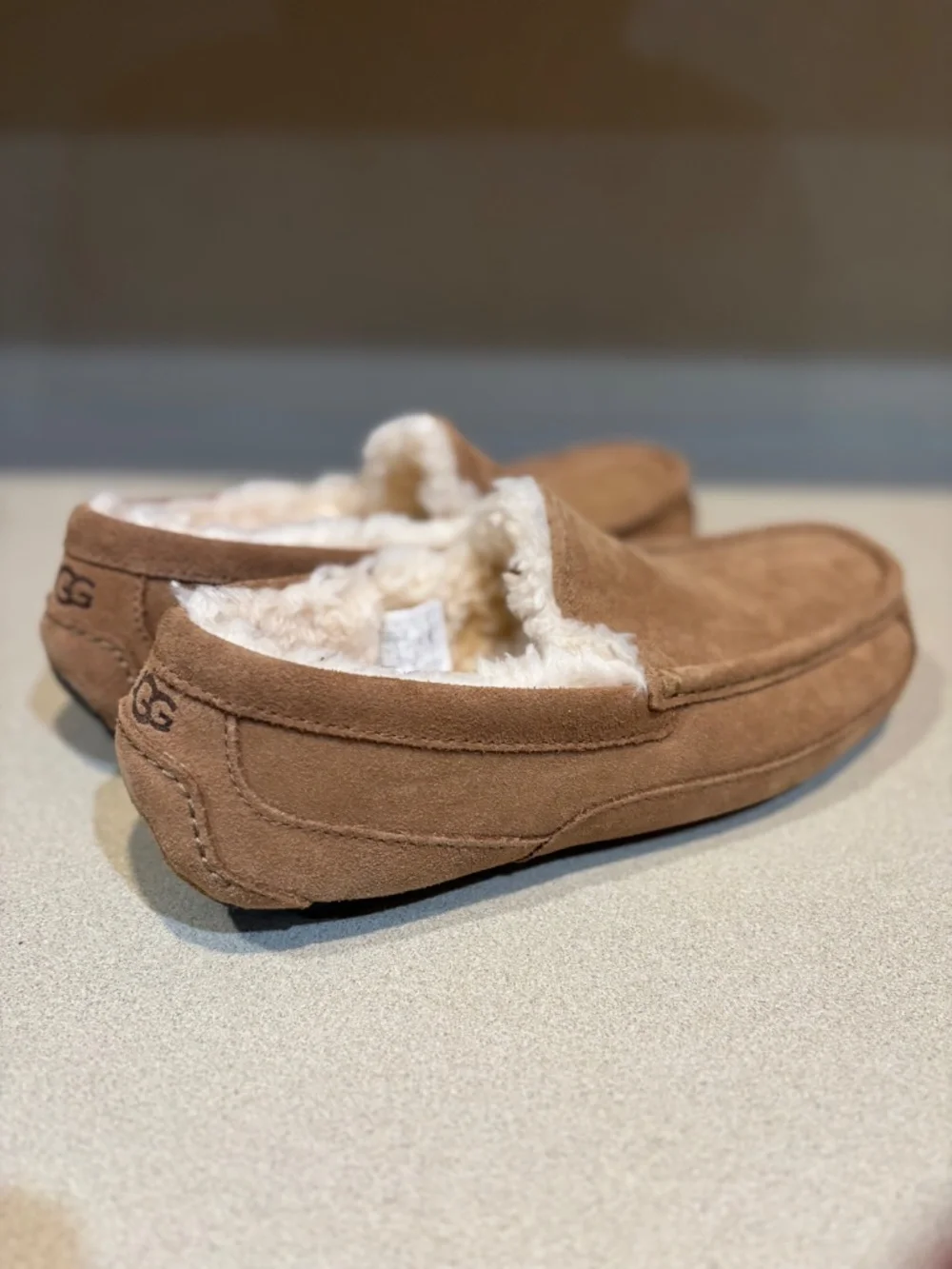 NWT MENS UGG ASCOT CHESTNUT SUEDE SLIPPERS SZ 9